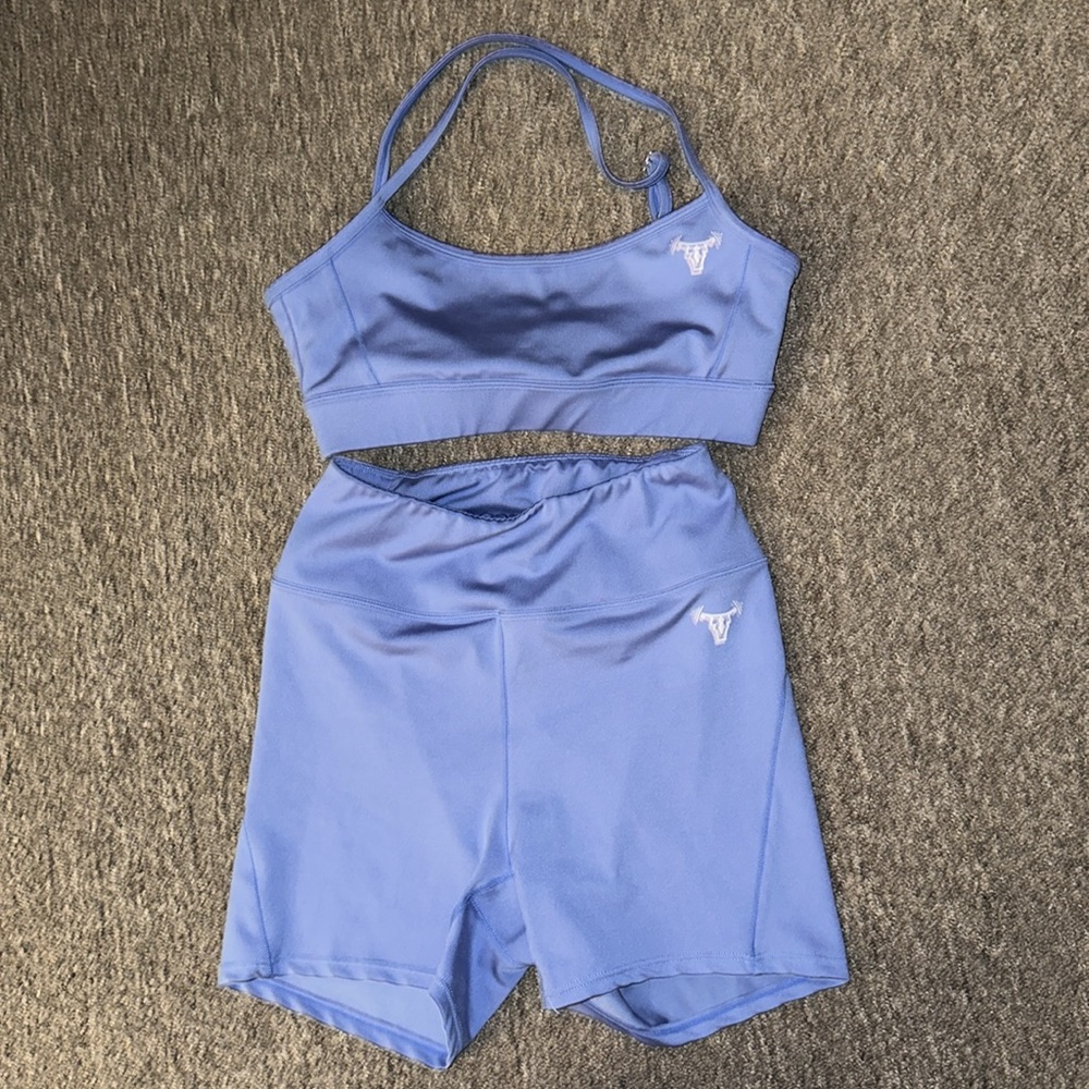 BFLO PRO FIT 🫐 2 Piece work out Set in Powder Blue